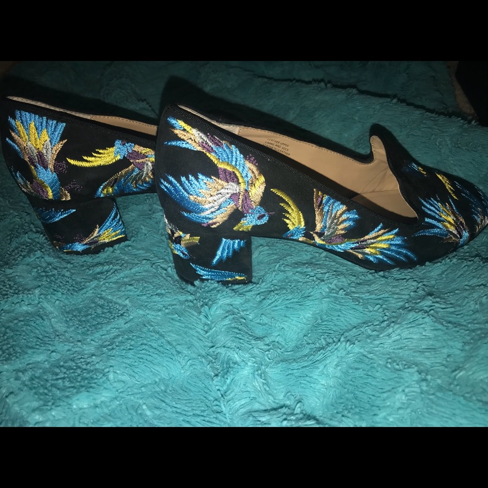 Banana Republic Mid Heel Black Embroidered